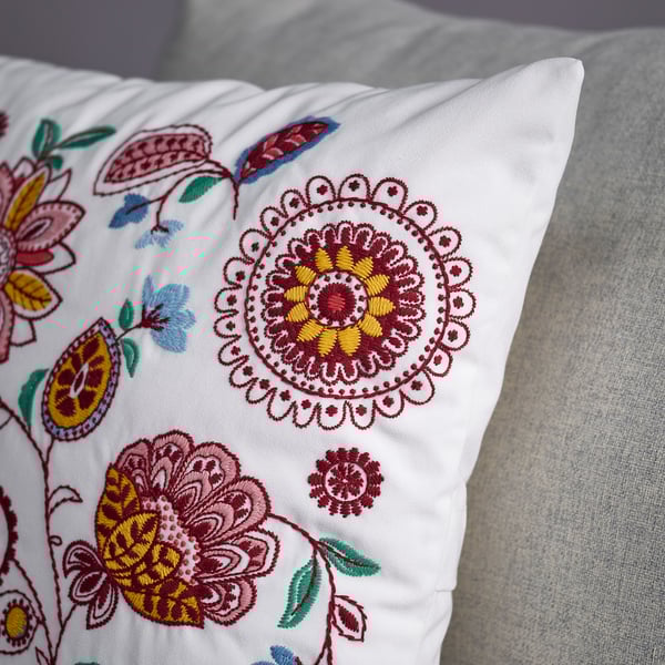 FJÄLLFRYLE Pernă, alb multicolor/broderie, 50x58 cm