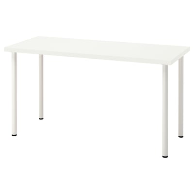 Birou IKEA LAGKAPTEN alb, dreptunghiular, ușor, picioare reglabile.