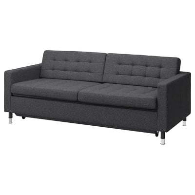 Imaginea arată o canapea modernă din material textil gri numită landkrona, cu picioare cromate și un design elegant.