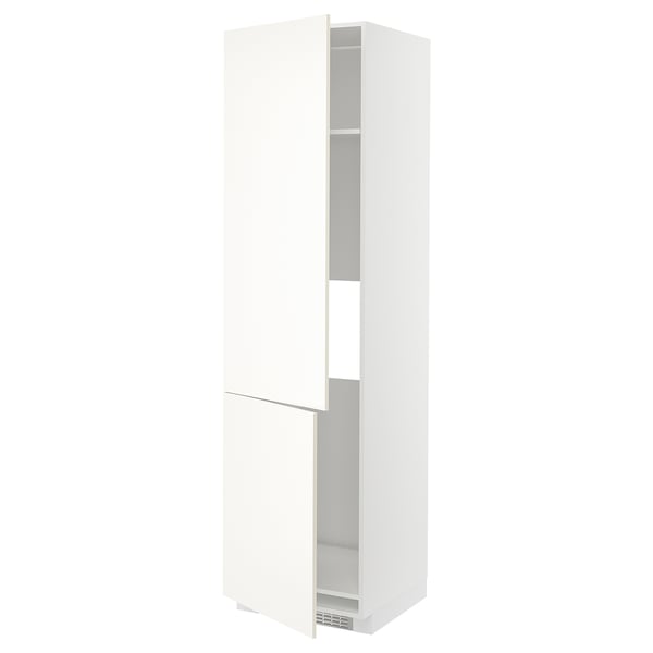 Un dulap de bucătărie METOD alb cu două rafturi reglabile și un design modern și elegant.