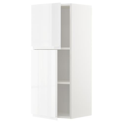 Un dulap de bucătărie METOD alb cu două rafturi reglabile și mânere integrate. Modern și minimalist, are un finisaj lucios.