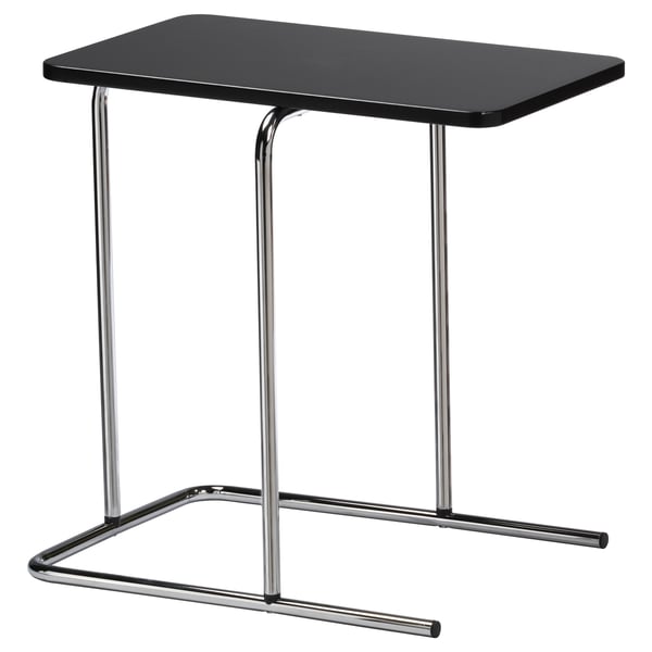 O masă laterală RIAN neagră elegantă, cu bază din oțel cromat, blat dreptunghiular și design modern.