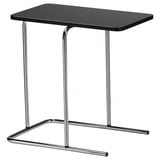 O masă laterală RIAN neagră elegantă, cu bază din oțel cromat, blat dreptunghiular și design modern.