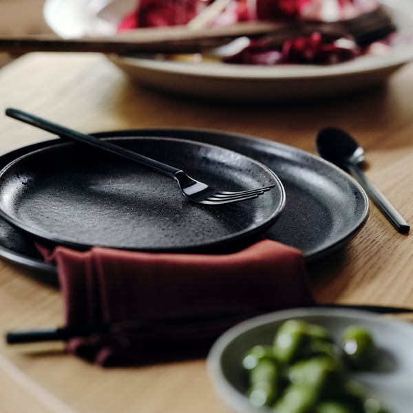 Placă laterală din gresie neagră pătată, seria Stockholm, stivuibilă, aspect rustic artizanal.