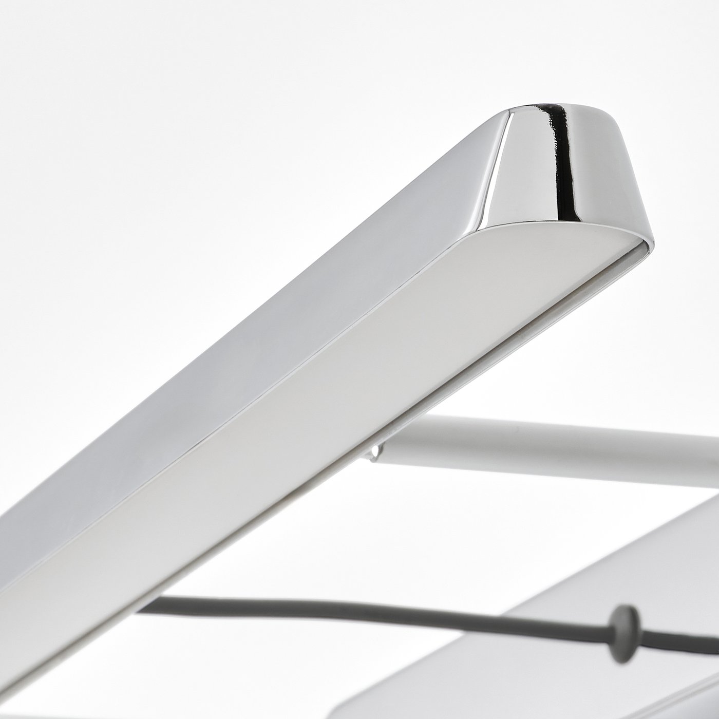 FLASKPOST LED rasveta za ormarić/zid, hromirano, 82 cm