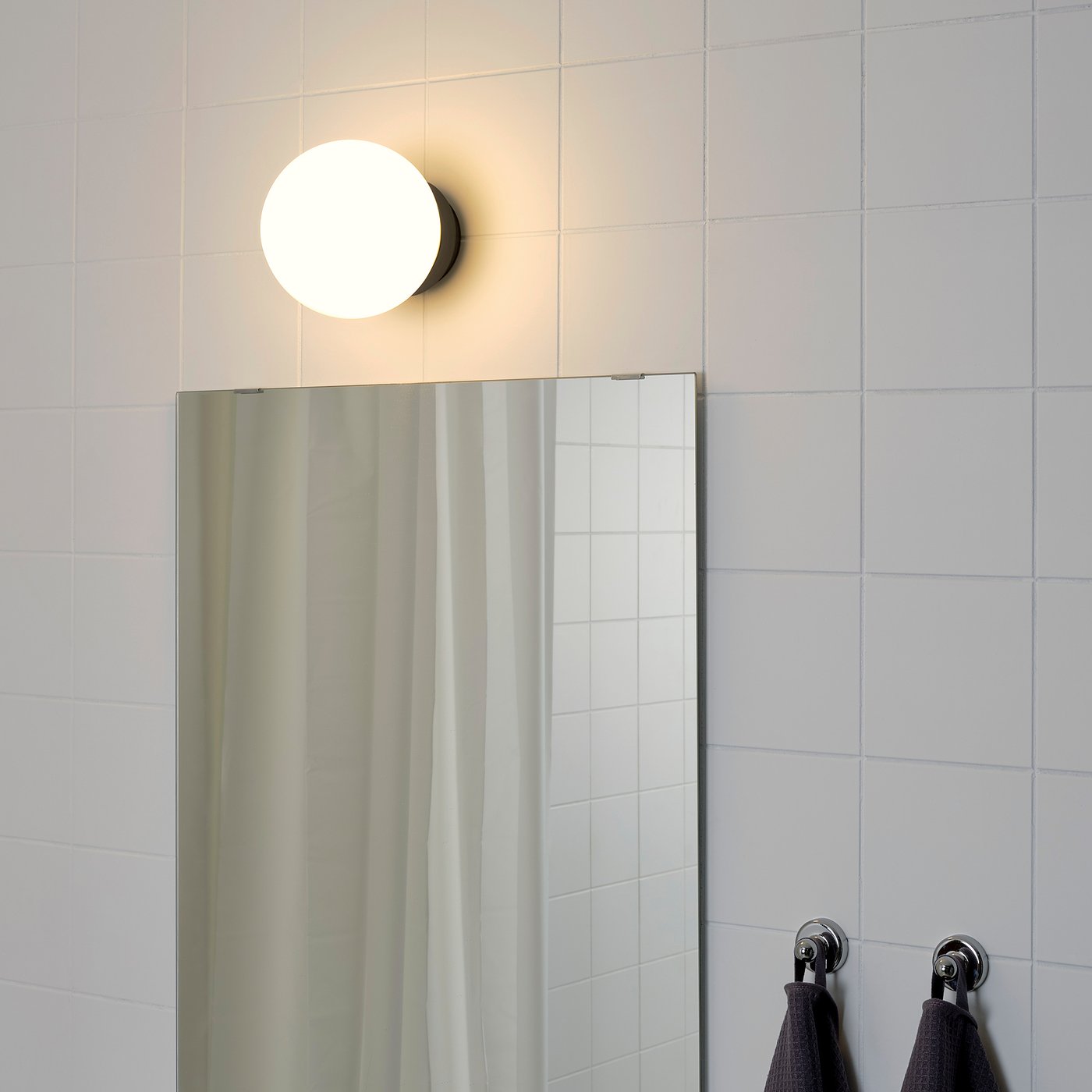 FRIHULT Plafonska/zidna lampa, crna