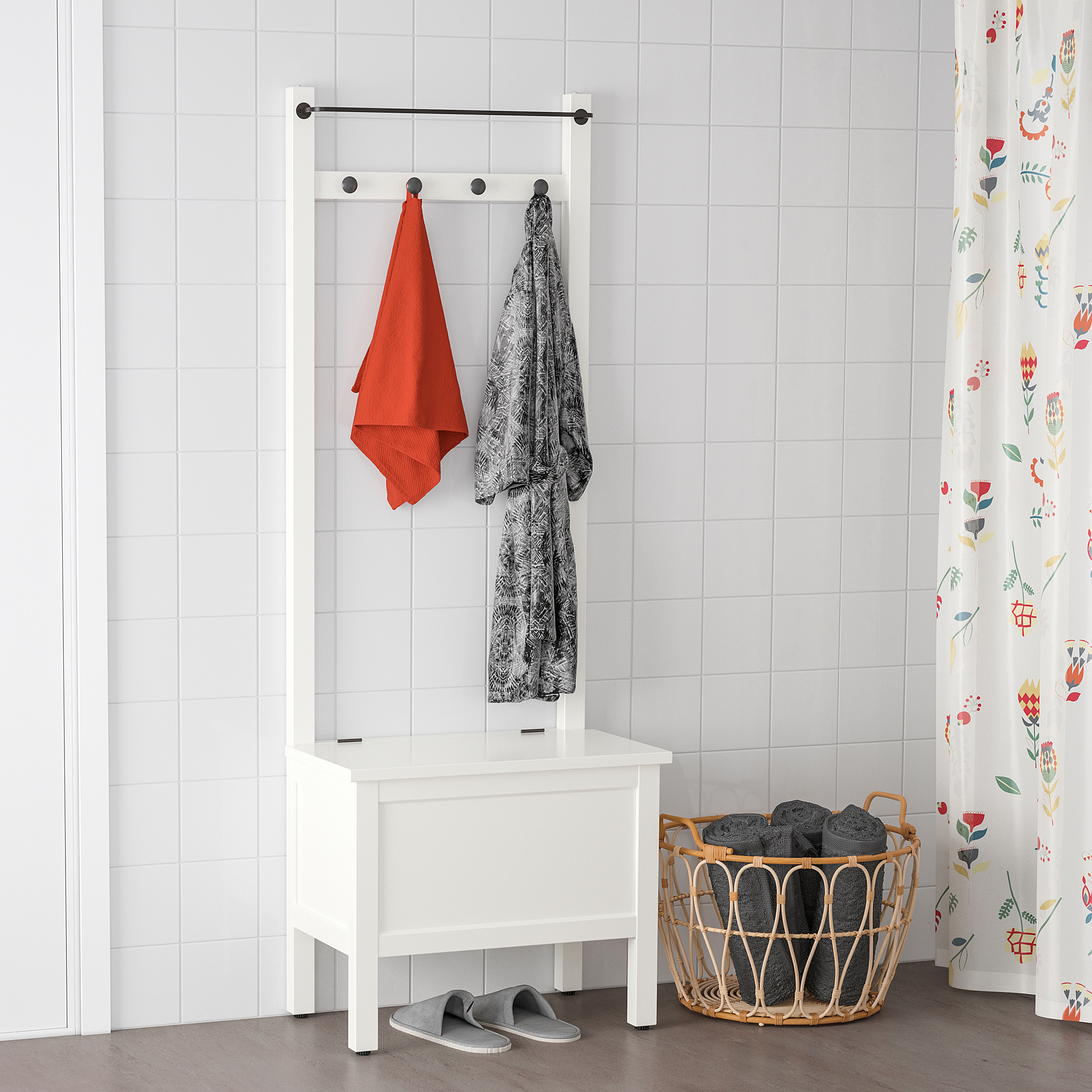 HEMNES Klupa odl. s prečkom pešk./4 kuke, bela, 64x37x173 cm