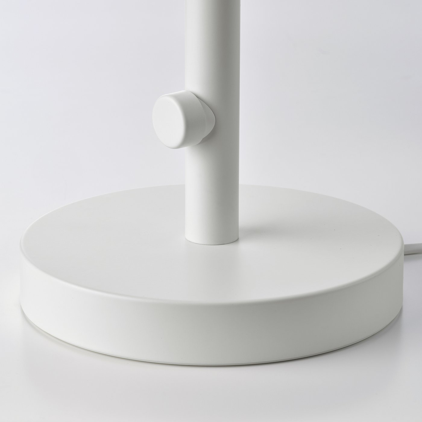 NYMÅNE Stona lampa, bela, 33 cm