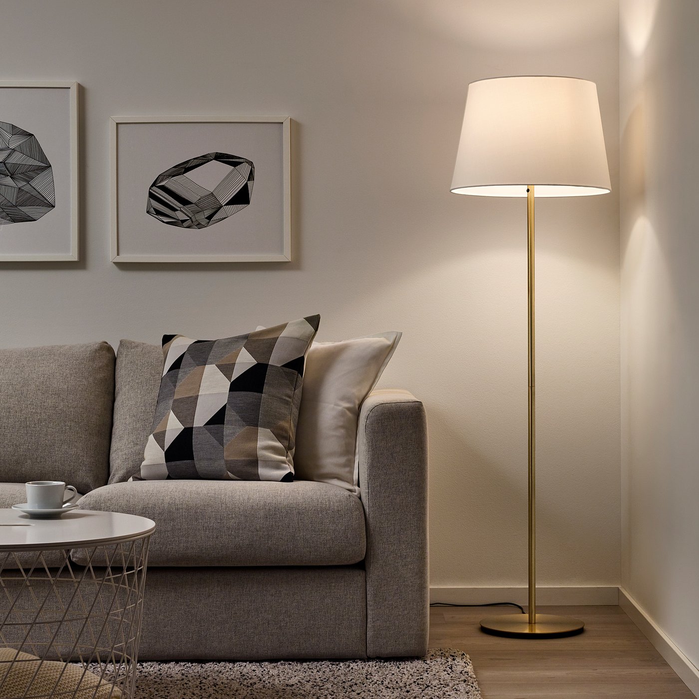SKAFTET Osnova podne lampe, boja mesinga