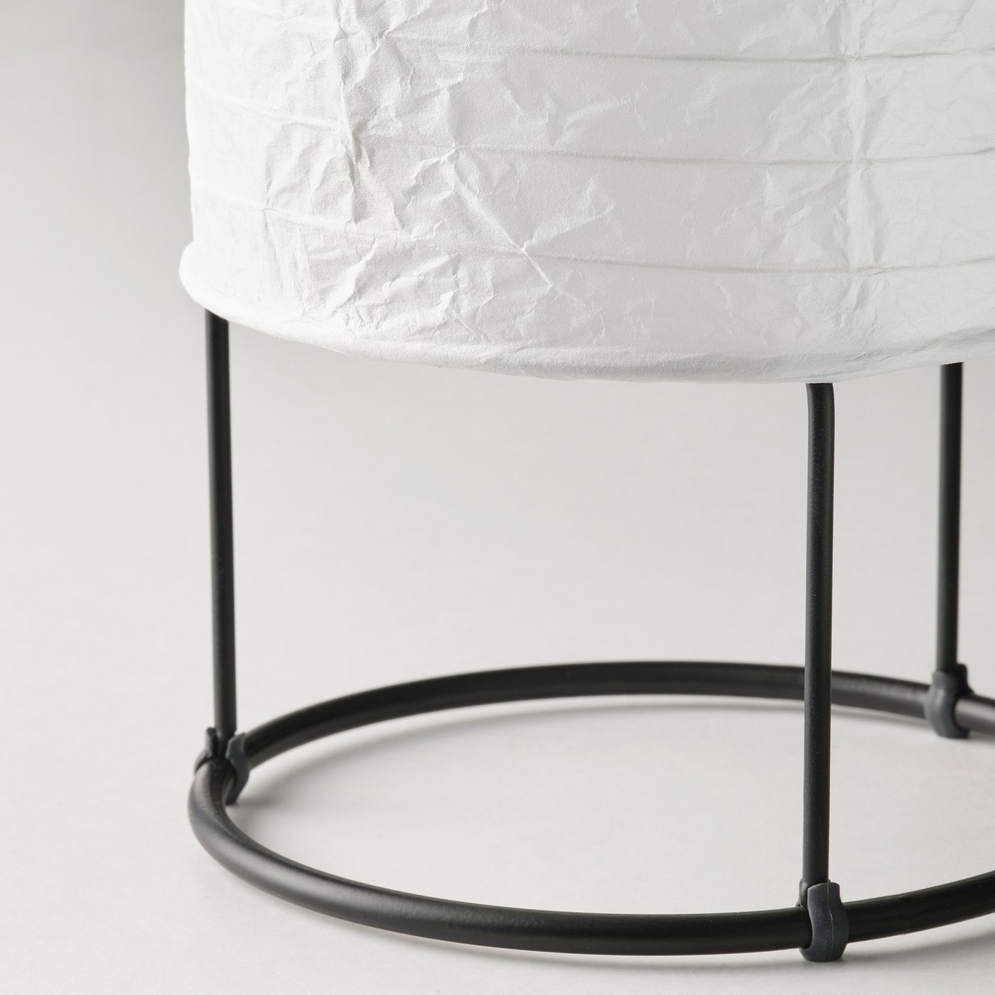 STRANDAD Stona lampa, bela/crna, 29 cm