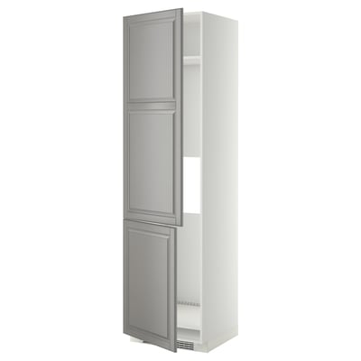This image shows a METOD kitchen cabinet in soft grey with bevelled edges, featuring an adjustable shelf and sturdy frame construction.