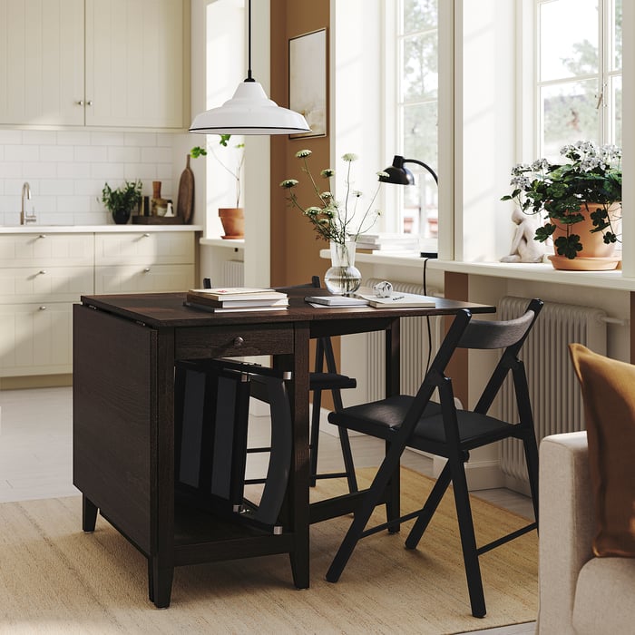 NÄSINGE / FRÖSVI table and 2 chairs, gateleg table dark brown stained ...