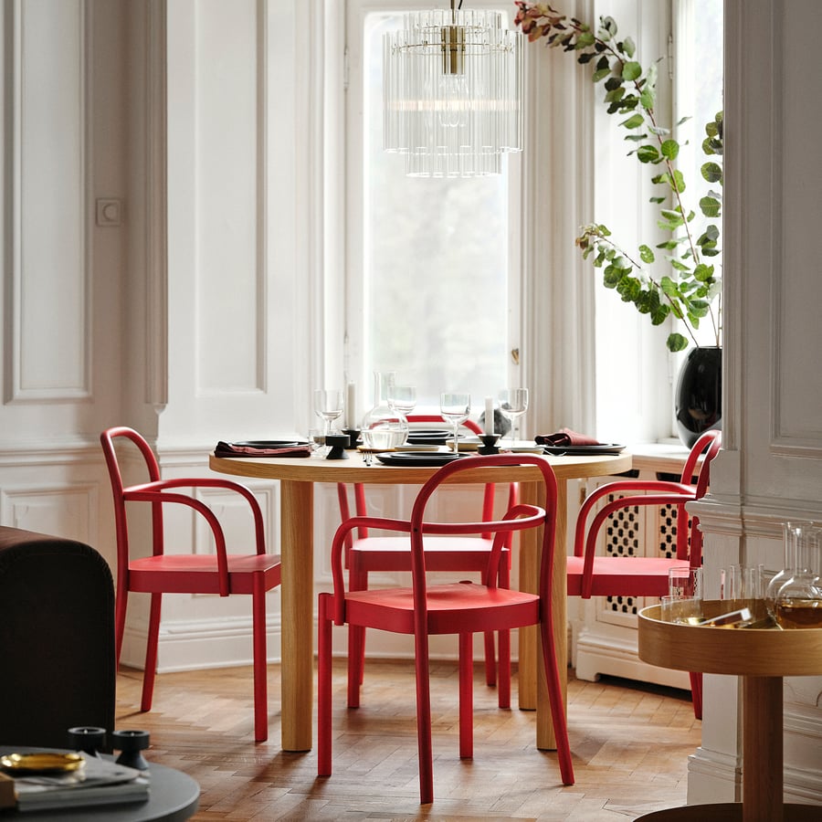 STOCKHOLM 2025 / STOCKHOLM 2025 table and 4 chairs with armrests, oak ...