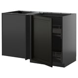 Image METOD black kitchen units with beveled edges. Includes corner cabinet with pull-out shelves. Sleek, modern design.