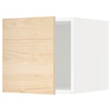 This image shows a modern kitchen cabinet from the METOD system. It a light ash wood-patterned door and five spacious shelves.