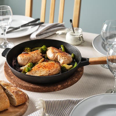 VARDAGEN Frying pan, cast iron/beech, 26 cm