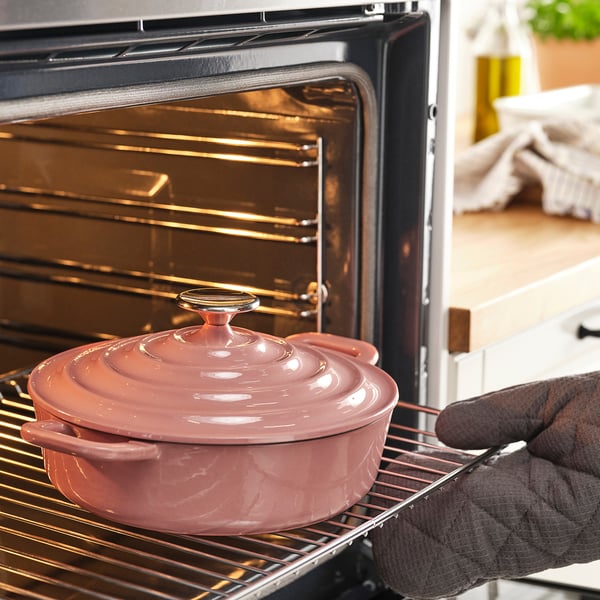 VARDAGEN Pot with lid, enamelled cast iron light pink, 2.5 l