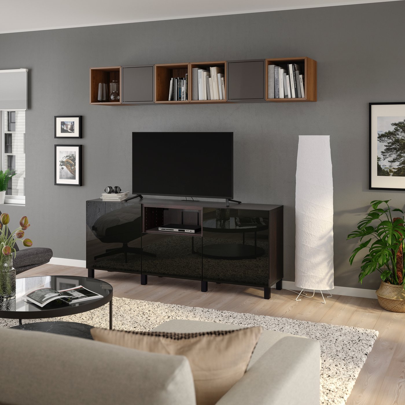 IKEA BESTÅ / EKET skåpkombination för tv, svartbrun mörkgrå/valnötsmönstrad, 210x42x220 cm