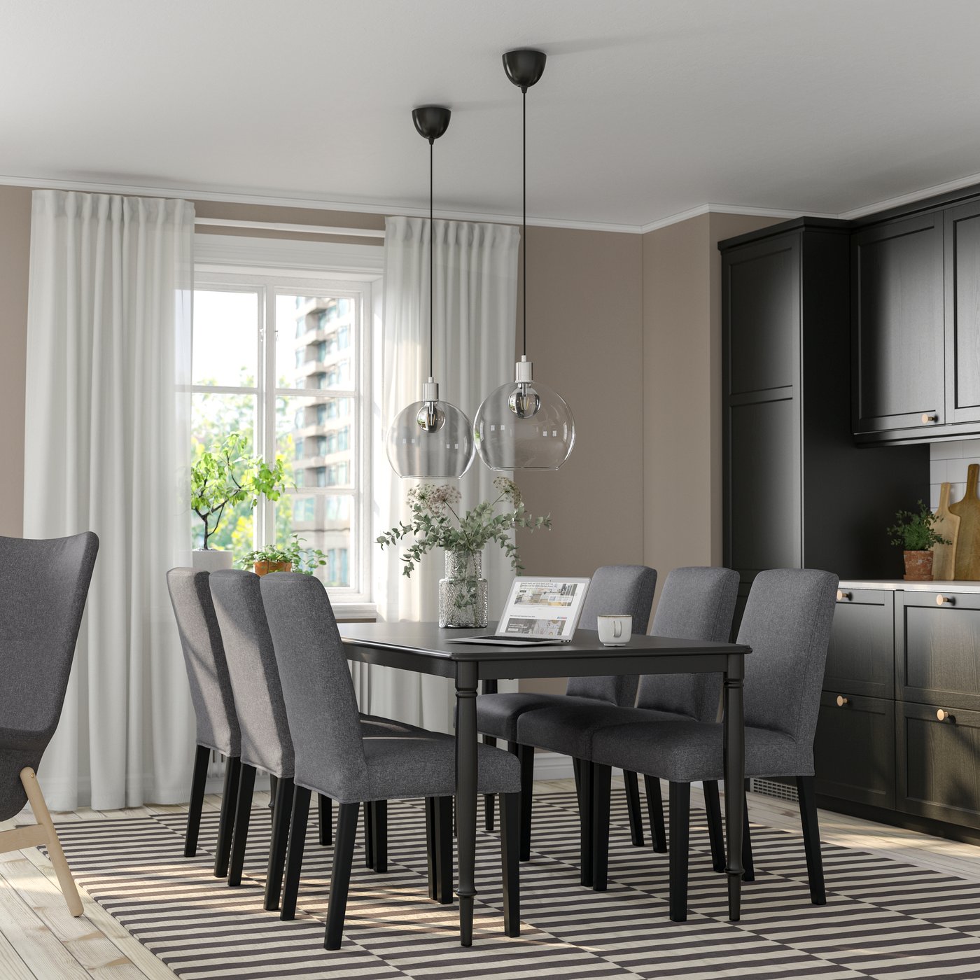 IKEA DANDERYD / BERGMUND bord och 6 stolar, svart/gunnared mellangrå, 180 cm