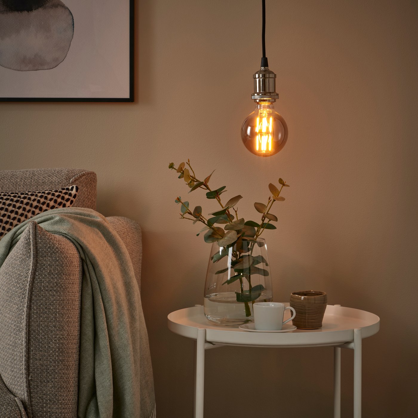 IKEA JÄLLBY / MOLNART taklampa med ljuskälla, textil förnicklad/klot grå klarglas