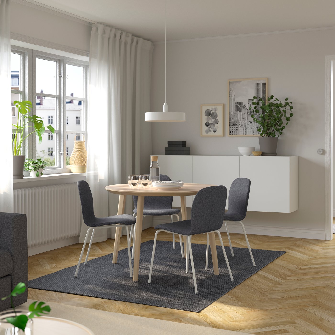 IKEA LISABO / KARLPETTER bord och 4 stolar, askfaner/gunnared mellangrå vit, 105 cm