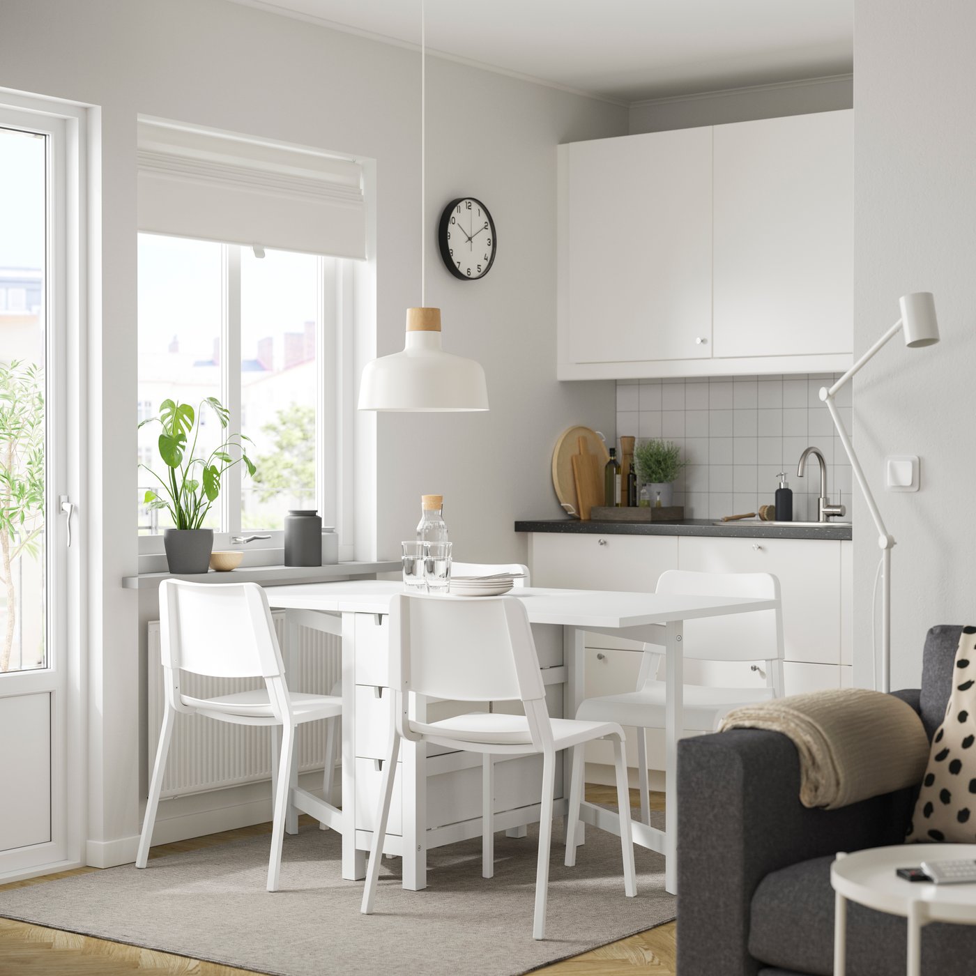 IKEA NORDEN / TEODORES bord och 4 stolar, vit/vit, 26/89/152 cm