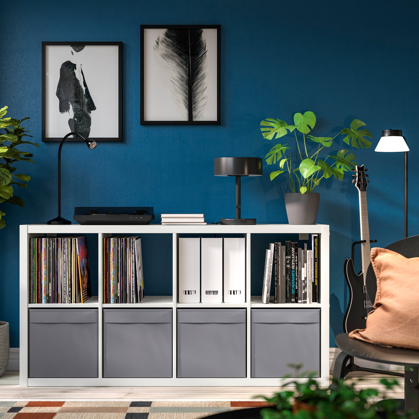 IKEA KALLAX hylla, vit/dröna mörkgrå, 77x39x147 cm