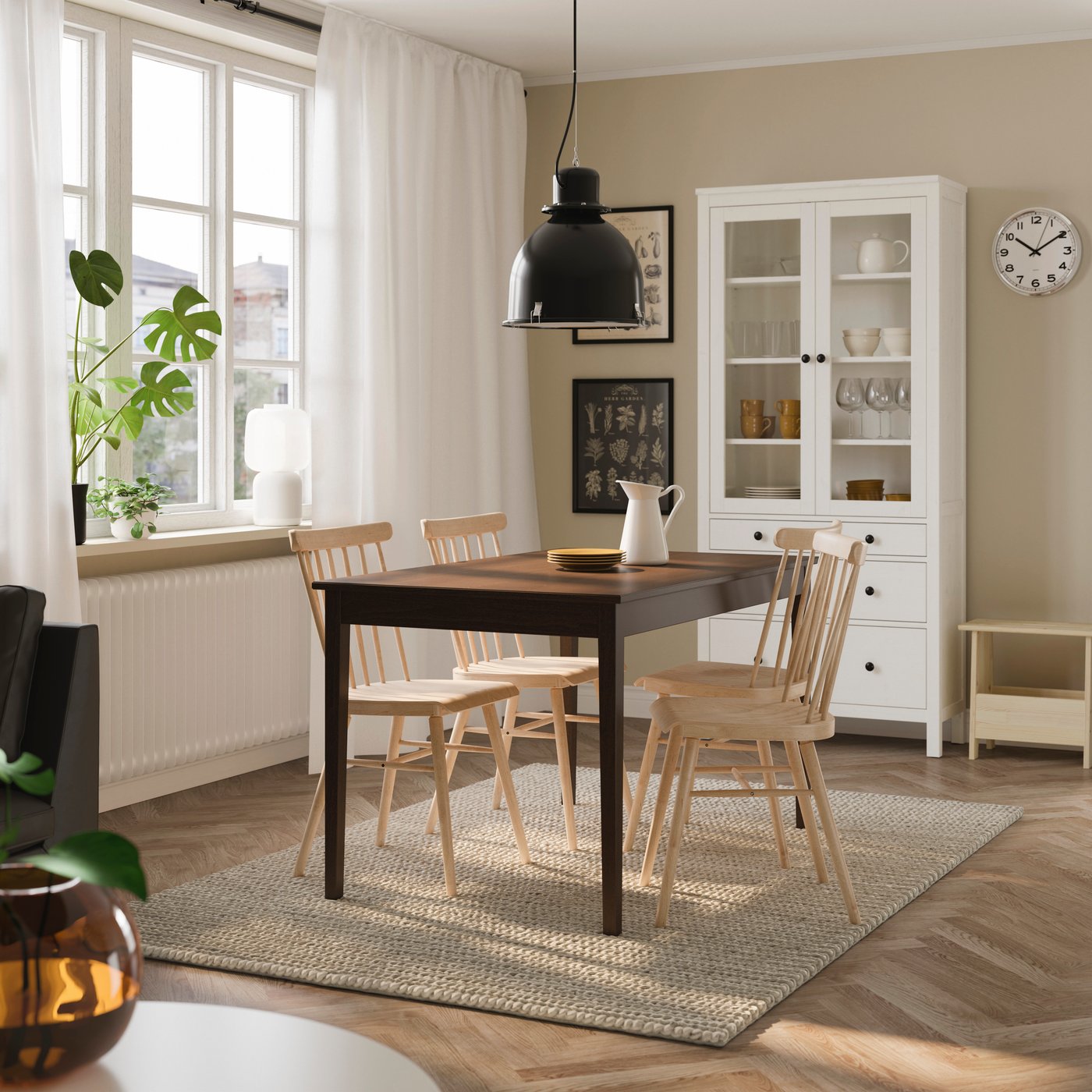 IKEA NÄSINGE / HÖGVED bord och 4 stolar, mörkbrun betsad bokfaner/björkfaner, 130x80 cm