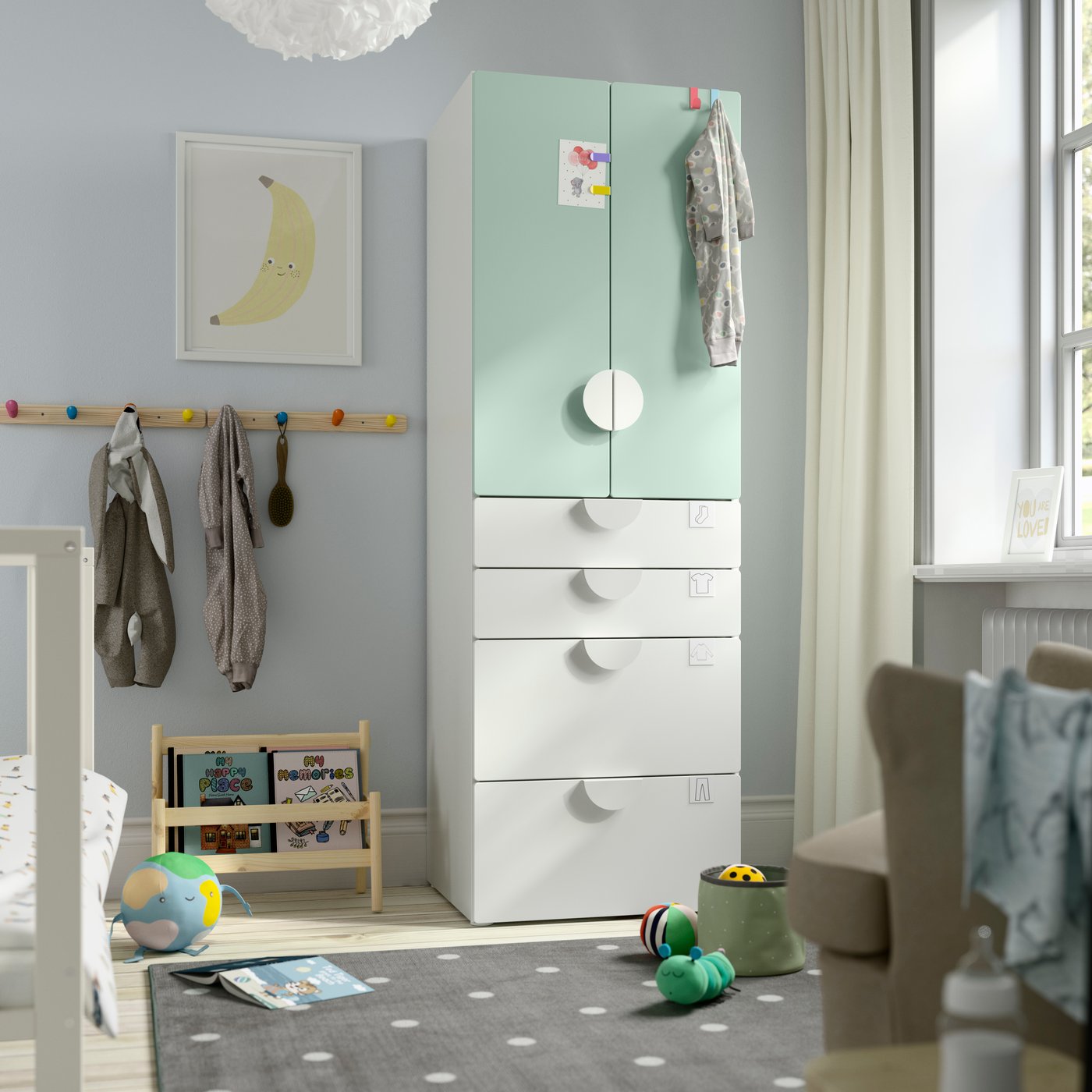 IKEA SMÅSTAD / PLATSA garderob, vit ljusgrön/med 4 lådor, 60x57x181 cm