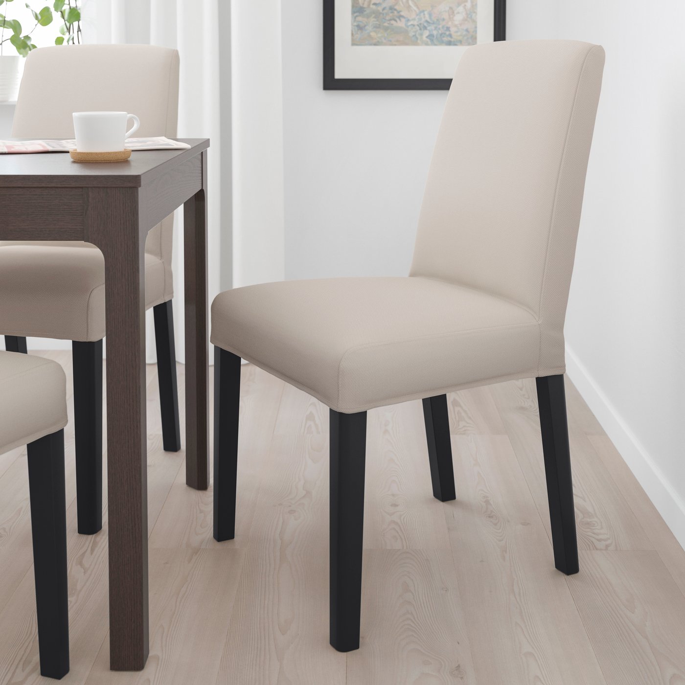IKEA BERGMUND stol, svart/hallarp beige