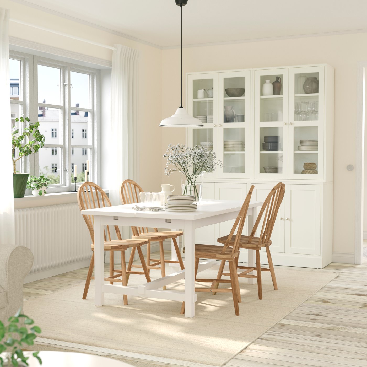 IKEA NORDVIKEN / SKOGSTA bord och 4 stolar, vit/akacia, 152/223 cm