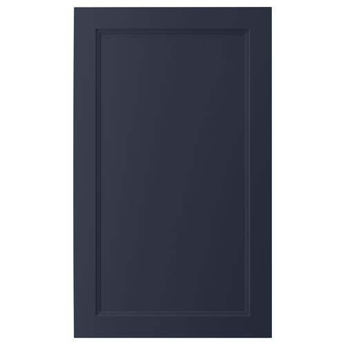 En blå AXSTAD köksskåpsdörr med slät yta och infälld paneldesign.