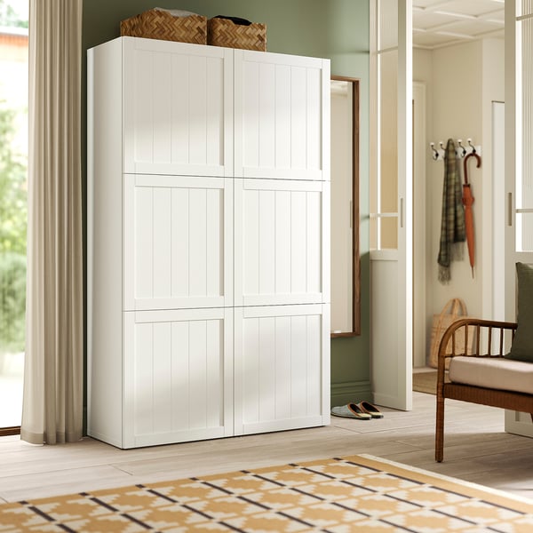 BESTÅ Förvaring med dörrar, vit/Pipmakare vit, 120x42x193 cm