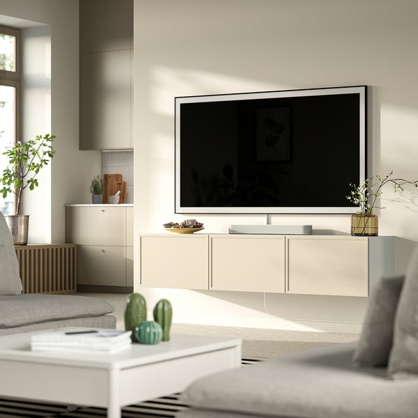 BESTÅ Tv-bänk med dörrar, vit/Krukmakare beige, 180x42x38 cm