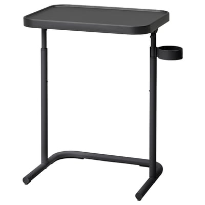 Svart justerbart laptopstativ med mugghållare, metallben, fyrkantig topp, vikar för förvaring.