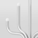 Silver modern led kandelaber med elegant design och vita sfäriska spetsar som avger mjukt, varmt ljus.