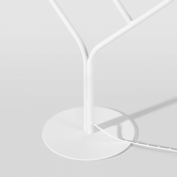 Moderna led-kandelabrar med elegant vit metalldesign; Kvalitetsmaterial för ett hållbart, elegant utseende.