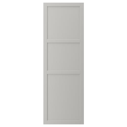 Köksluckan LERHYTTAN i ljusgrå, traditionell design med ram i massivt trä och fasade kanter.