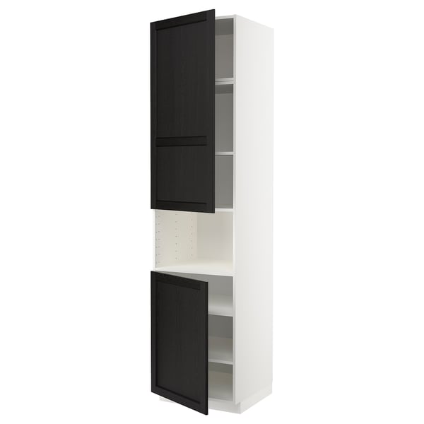 Ett vertikalt ikea METOD köksskåp med svartbetsade askluckor och flyttbara hyllplan. Den har två dörrar och en minimalistisk design.