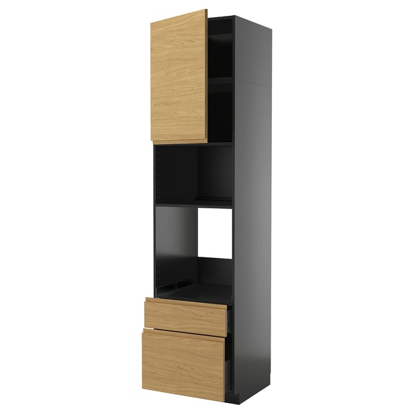 Minimalistisk köksmöbel i svart och ek med lådor och hyllor. Hög, rektangulär form med modern design.