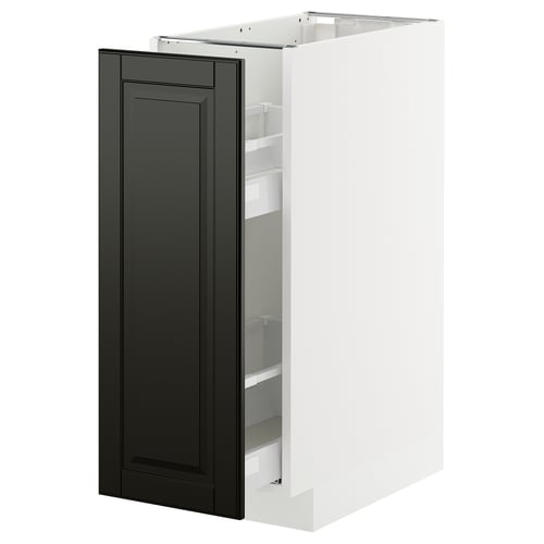Ett vitt METOD-köksskåp med en svart bodbyn-lucka, med en elegant, modern design och en fasad kant.