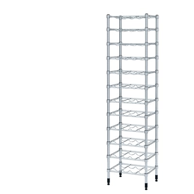 En hyllenhet i metall som heter OMAR. Den har en silverfinish och flera justerbara hyllor för mångsidig förvaring. Designen är modern och robust.