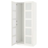 En öppen vit ikea PAX garderob med glasdörrar och gångjärn i metall.