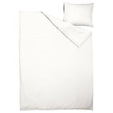 Vitt bäddset PILTANDVINGE. Inkluderar påslakan och örngott. Tillverkad av återvunnen polyester och viskos. Solid vit, ren design.