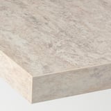 Närbild av en elegant, modern, ljus bänkskiva. Slät konsistens och ren kantdesign.