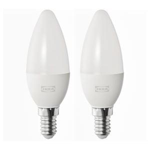 Två ikea SOLHETTA LED-lampor, vita, droppformade, stående sida vid sida.