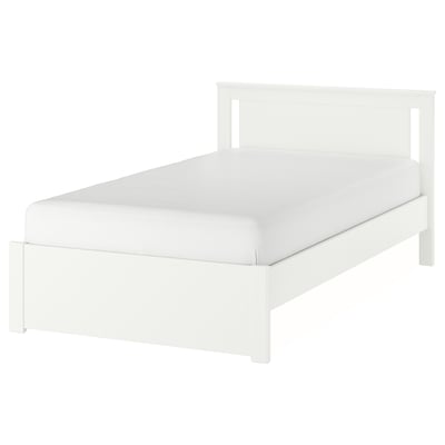 En vit sängstomme från SONGESAND med stilren design och justerbara sängsidor.