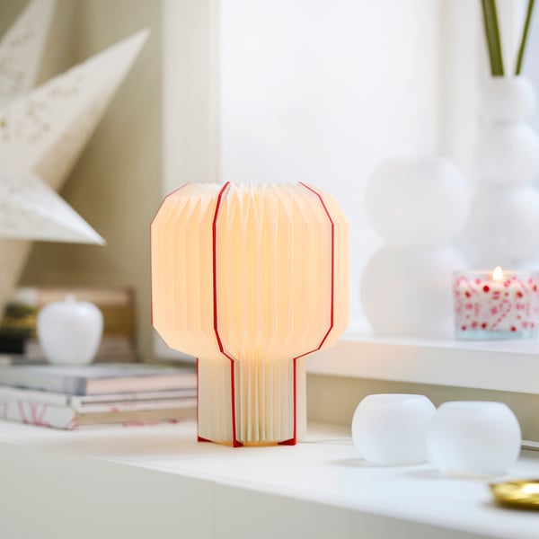 STRÅLA Bordslampa, vit/röd