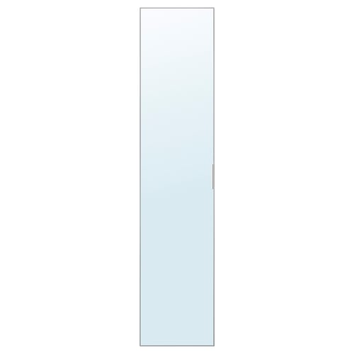 Bilden föreställer STRAUMEN spegeldörr i aluminium med reflekterande glasyta och minimalistisk design.