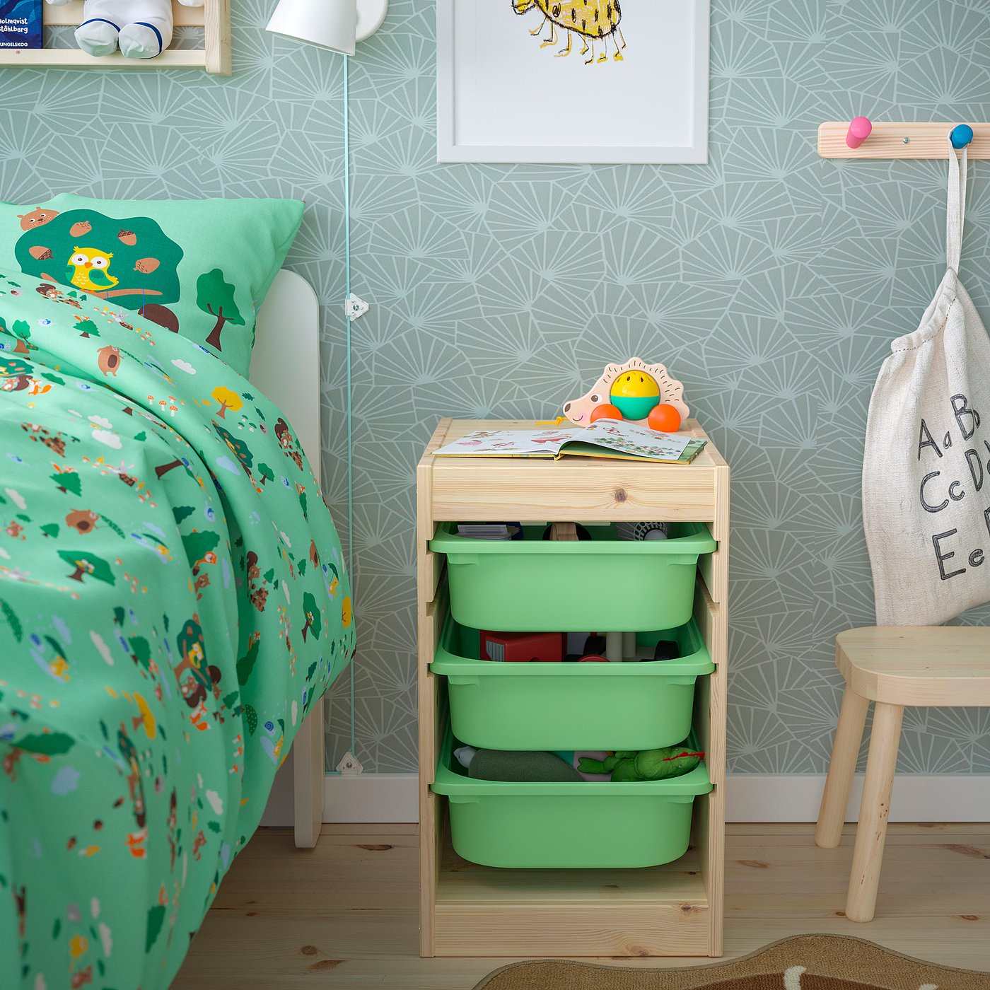 IKEA TROFAST förvaringskombination med backar, ljus vitbetsad furu/ljusgrön, 32x44x52 cm